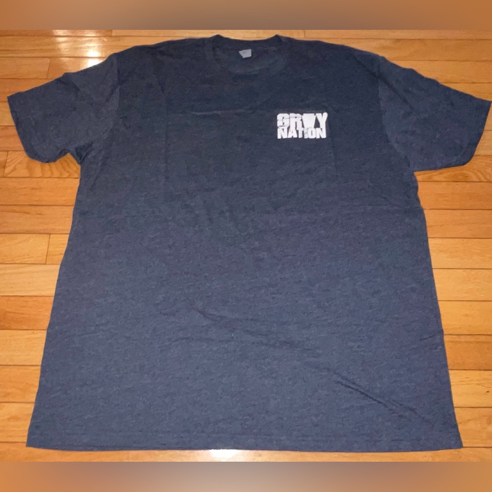 New Next Level GRAY NATION No One In This Family Fights Alone Flag T-Shirt XXL
